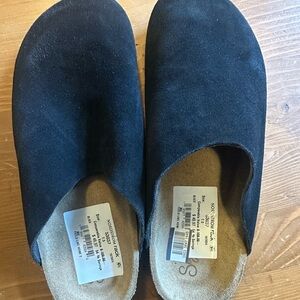 Seychelles Women’s black suede slides